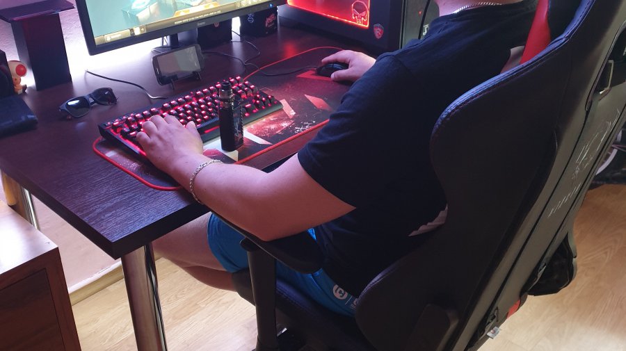 surr3nderrr - Surr3Nderr